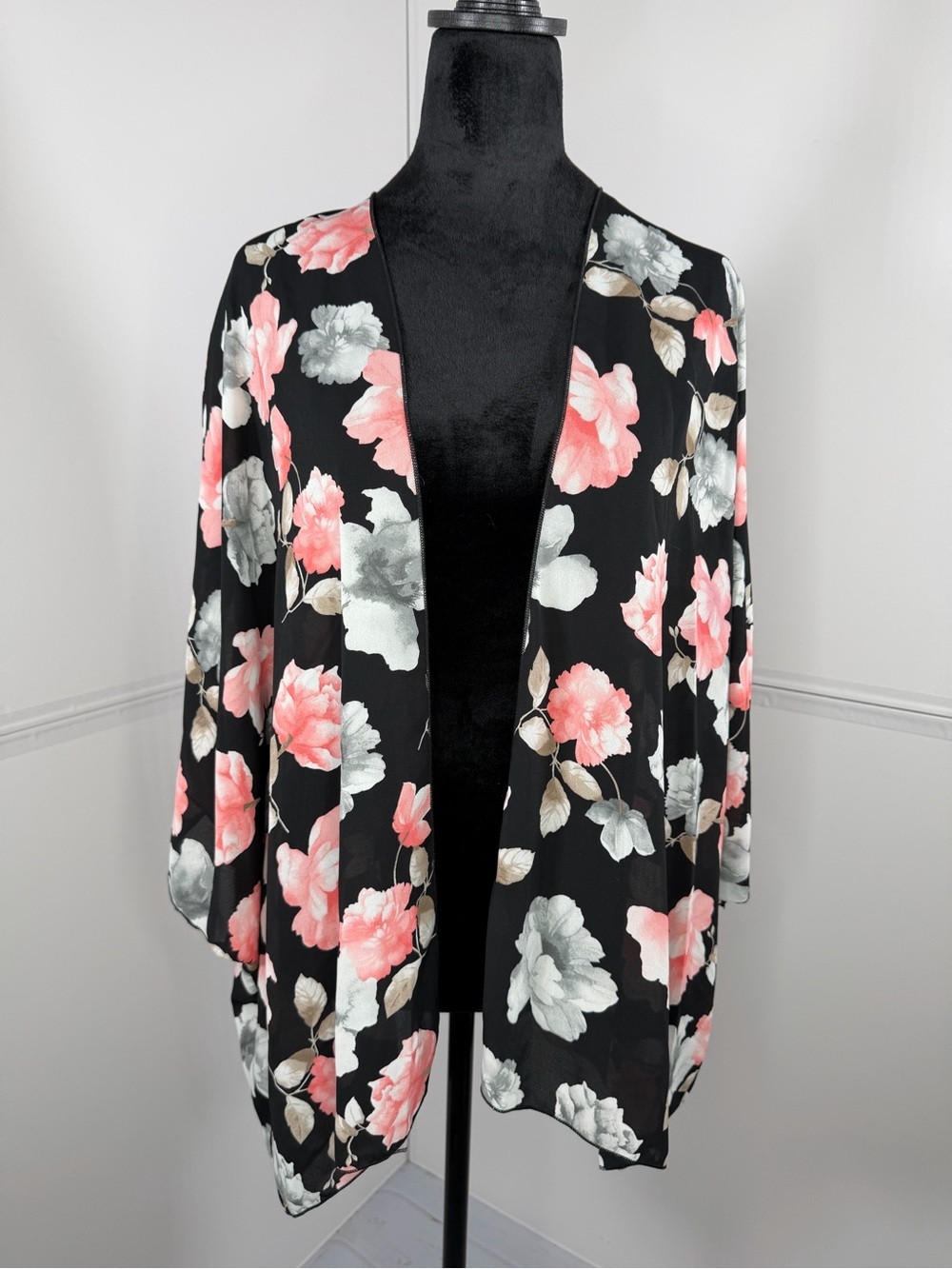 Style Rack Black Floral Open Front Kimono - Size Small